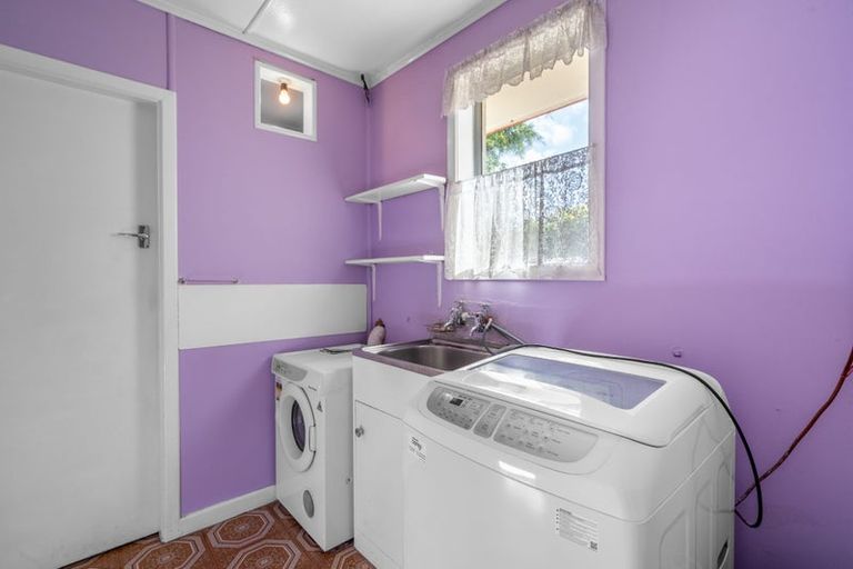 Photo of property in 38 Nichol Street, Heidelberg, Invercargill, 9812