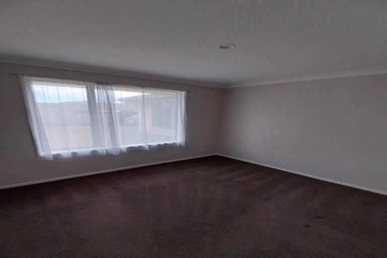 Photo of property in 57 Bluebird Crescent, Unsworth Heights, Auckland, 0632