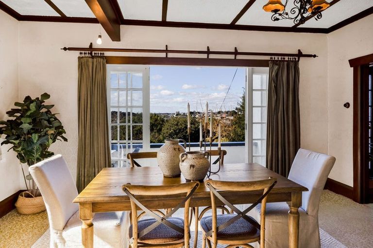 Photo of property in 4 Kitchener Terrace, Moturoa, New Plymouth, 4310