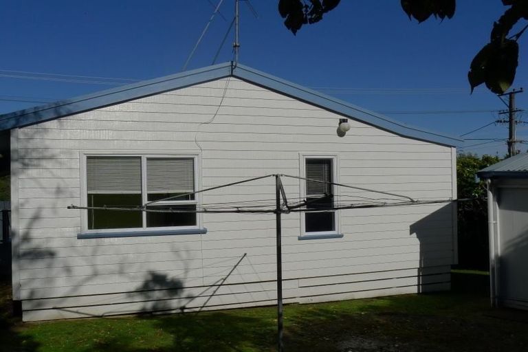 Photo of property in 2 Winara Avenue, Waikanae, 5036