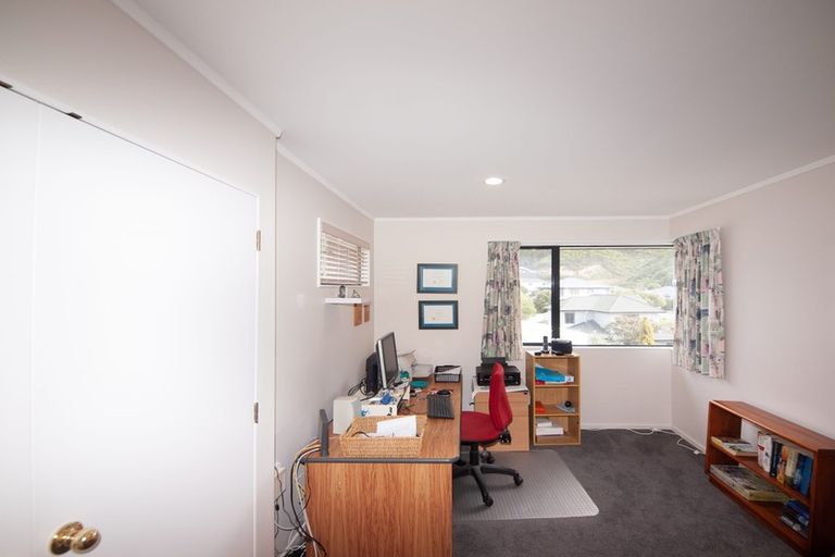 Photo of property in 6 Myers Grove, Churton Park, Wellington, 6037
