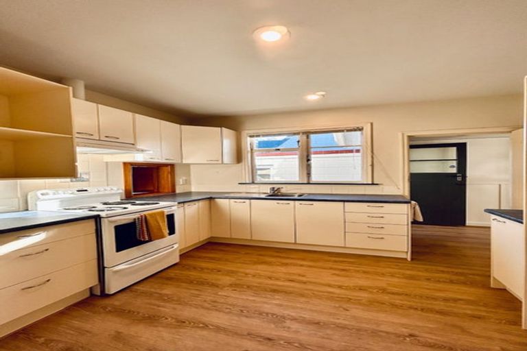 Photo of property in 1/98 Memorial Avenue, Ilam, Christchurch, 8053