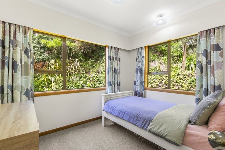 Photo of property in 24 Southern Cross Crescent, Island Bay, Wellington, 6023