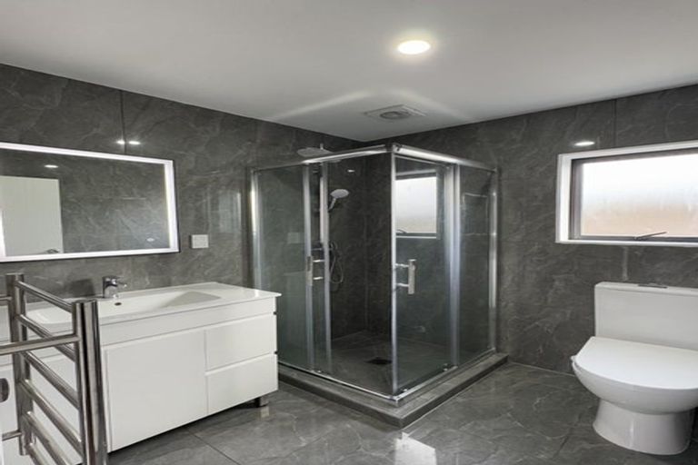 Photo of property in 466a Massey Road, Mangere East, Auckland, 2024