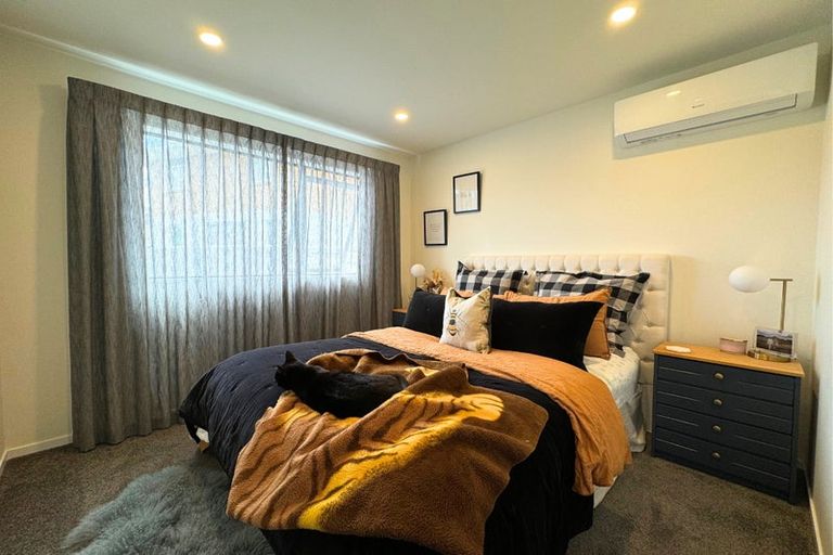 Photo of property in 10 Mahinga Place, Massey, Auckland, 0614