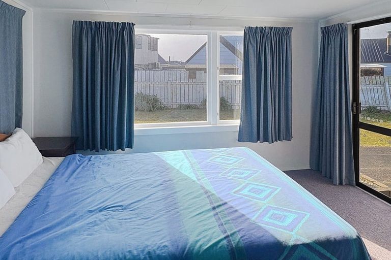 Photo of property in 49 Thomas Place, Foxton Beach, Foxton, 4815