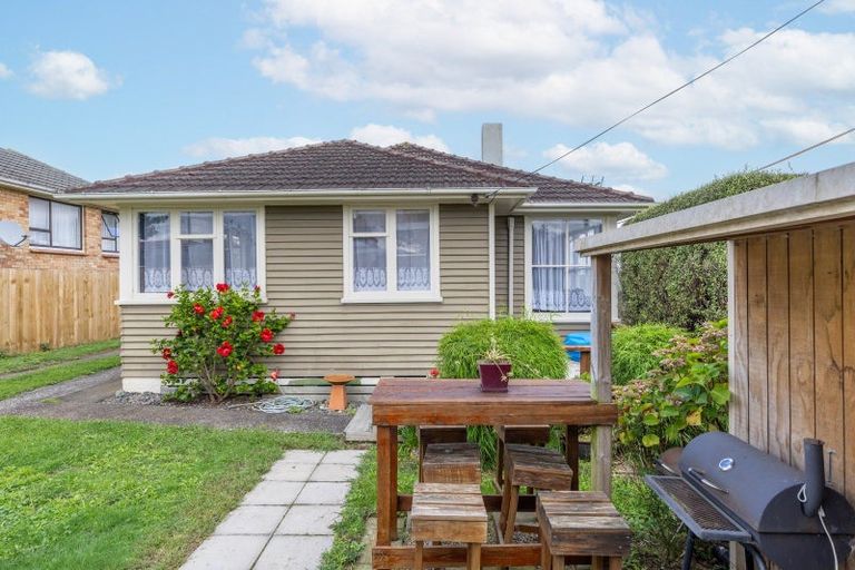 Photo of property in 12 Young Street, Morrinsville, 3300