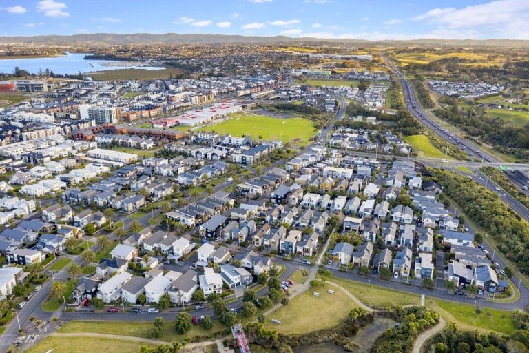 Photo of property in 14 Toheroa Street, Hobsonville, Auckland, 0616