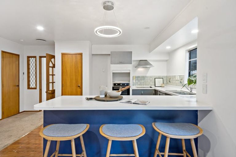 Photo of property in 40 Pigeon Mountain Road, Half Moon Bay, Auckland, 2012