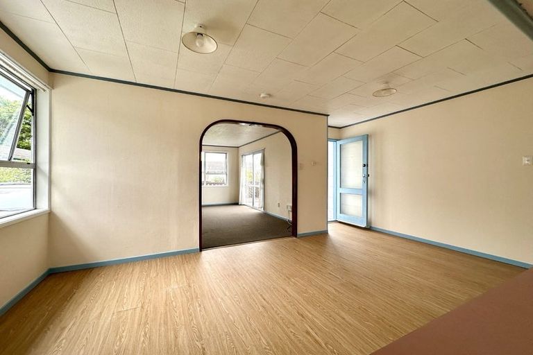 Photo of property in 1/14 Dalmatia Place, Henderson, Auckland, 0612