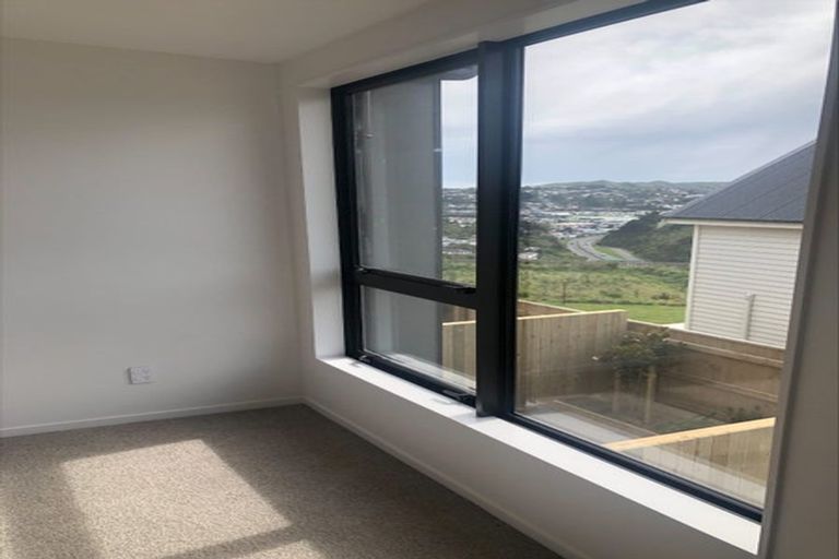 Photo of property in 62u2 Spenmoor Street, Newlands, Wellington, 6037