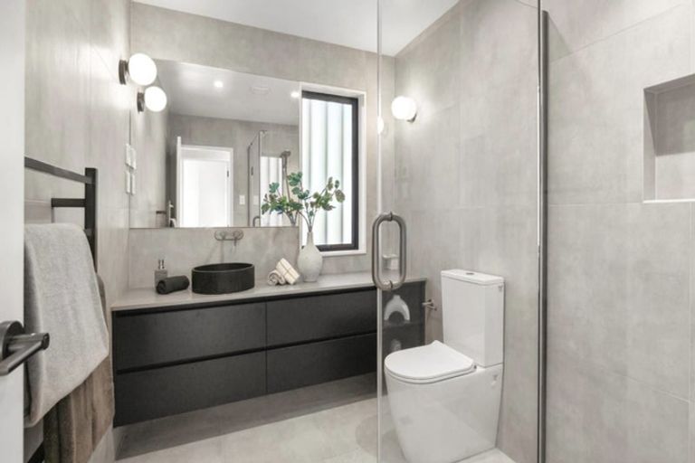 Photo of property in 22 Pukeko Road, Hobsonville, 0616