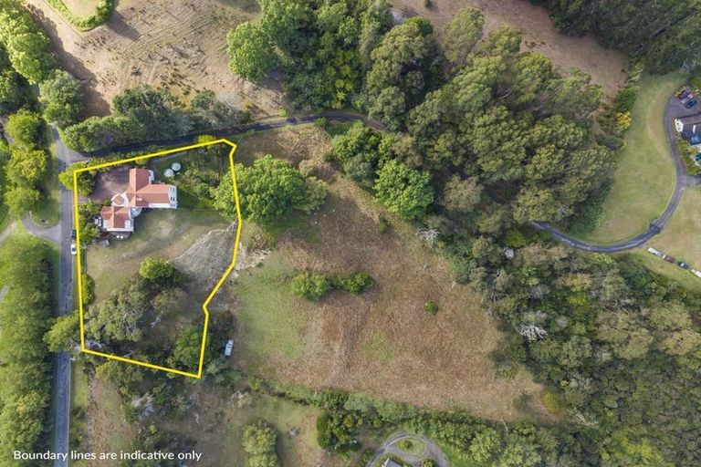 Photo of property in 27 Warman Road, Okura, Auckland, 0792