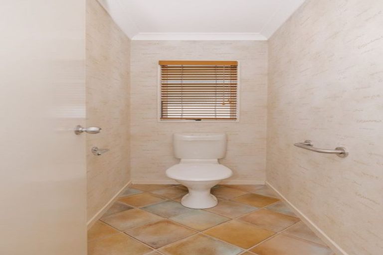 Photo of property in 39 Parnell Heights Drive, Kelvin Grove, Palmerston North, 4414