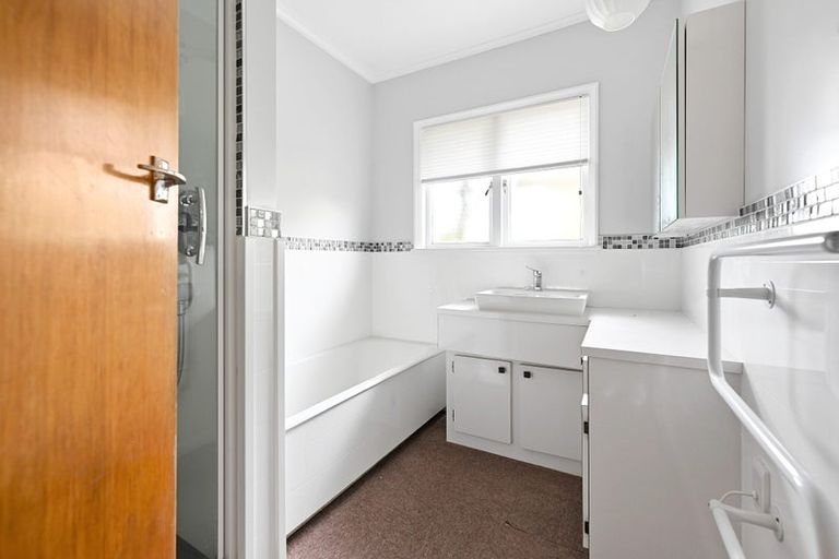 Photo of property in 11 Heath Street, St Andrews, Hamilton, 3200