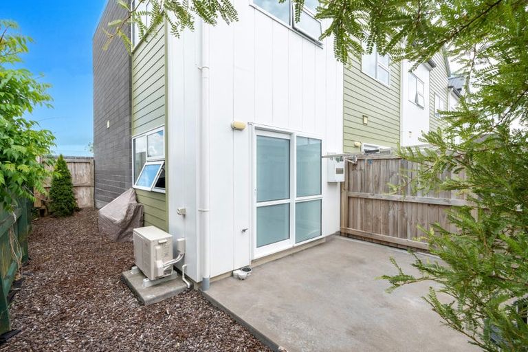 Photo of property in 24/10u Burrows Place, Frankton, Hamilton, 3204