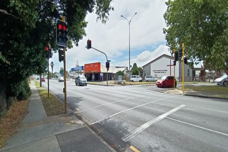 Photo of property in 2/265 Massey Road, Mangere East, Auckland, 2024