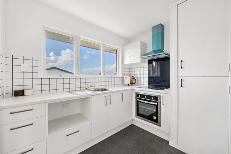 Photo of property in 1/285 Pakuranga Road, Pakuranga Heights, Auckland, 2010