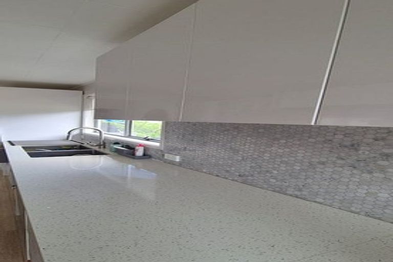 Photo of property in 55 Allington Road, Massey, Auckland, 0614