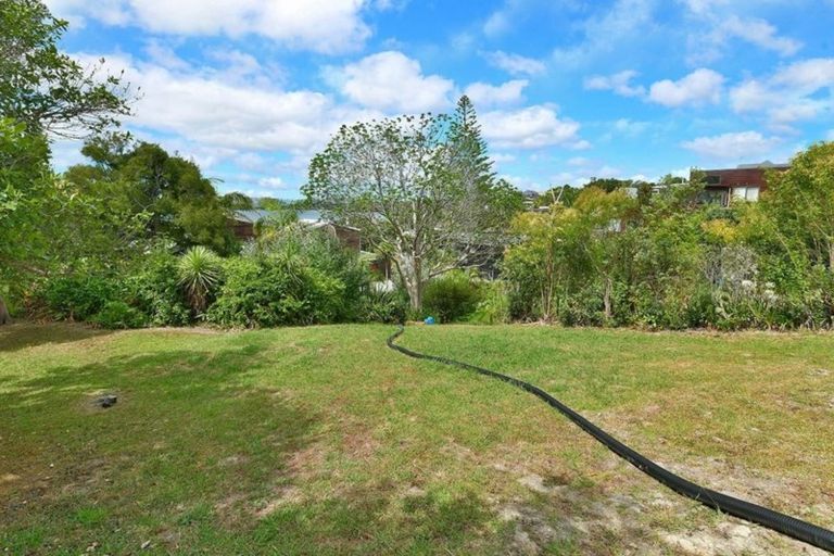 Photo of property in 19a Melandra Road, Stanmore Bay, Whangaparaoa, 0932