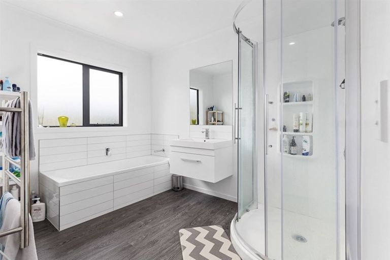 Photo of property in 36 Melksham Drive, Churton Park, Wellington, 6037