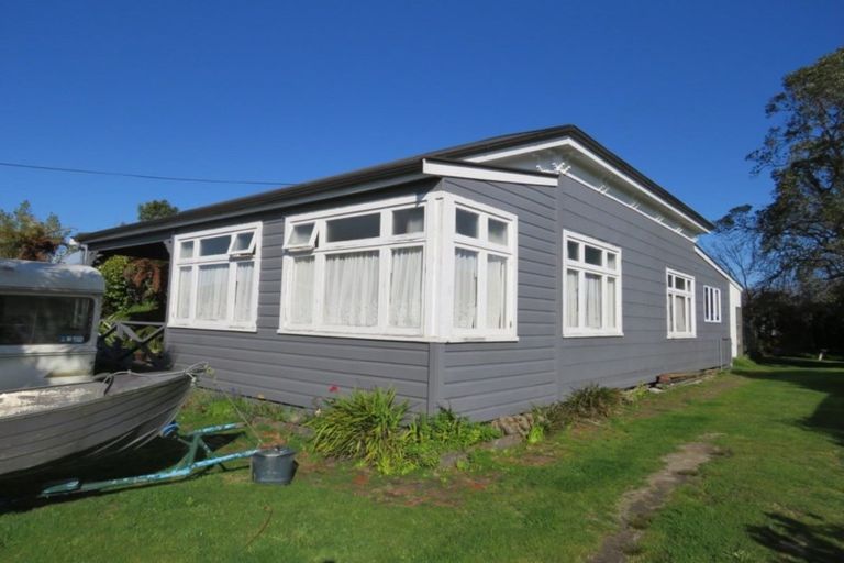 Photo of property in 20 Gladstone Street, Westport, 7825