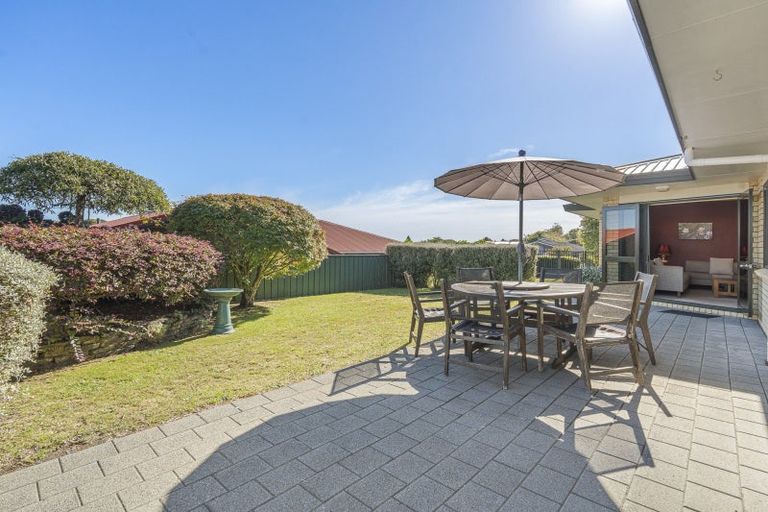 Photo of property in 6 Ash Place, Whalers Gate, New Plymouth, 4310