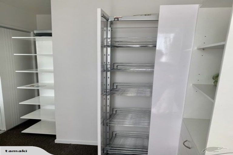 Photo of property in 2/31 Kenderdine Road, Papatoetoe, Auckland, 2025