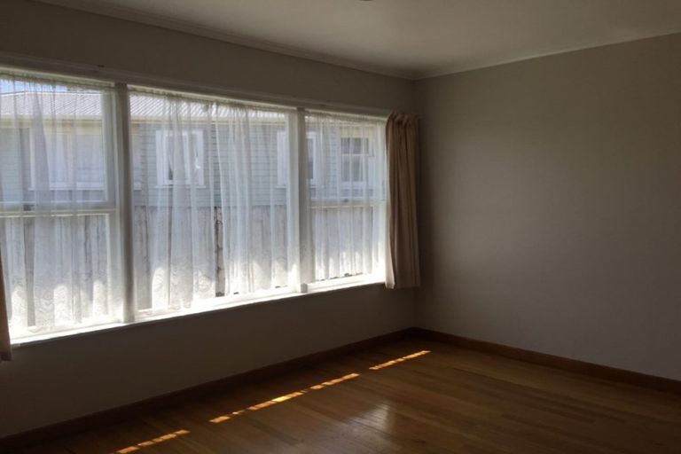 Photo of property in 189 Birkdale Road, Birkdale, Auckland, 0626