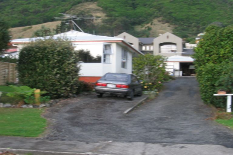 Photo of property in 35a Huia Street, Waikanae, 5036