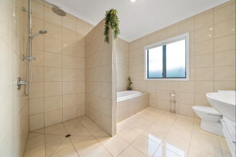 Photo of property in 69f Karamea Street, Whalers Gate, New Plymouth, 4310