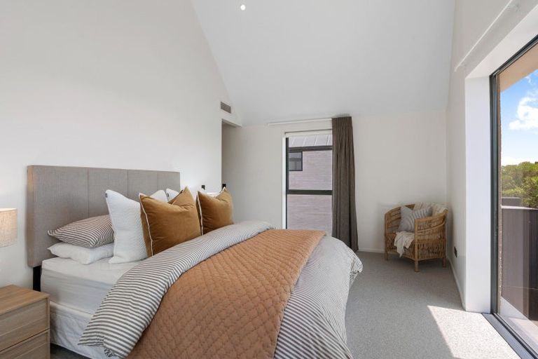 Photo of property in 15 Lees Road, Strowan, Christchurch, 8052