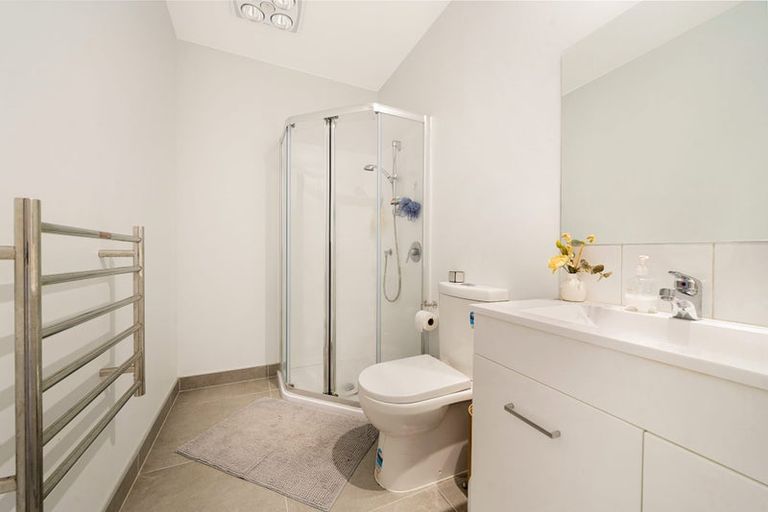 Photo of property in 43 Eileen Newey Place, Henderson, Auckland, 0612