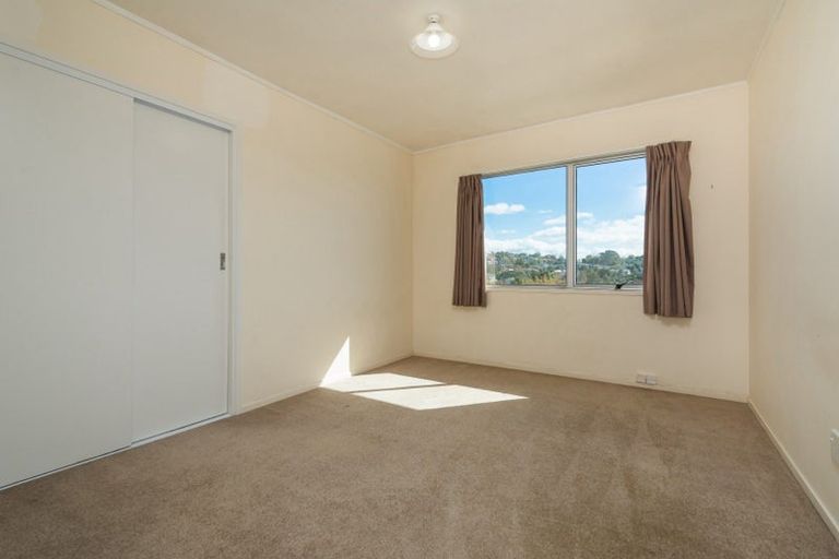 Photo of property in 22 Nor'east Drive, Northcross, Auckland, 0632
