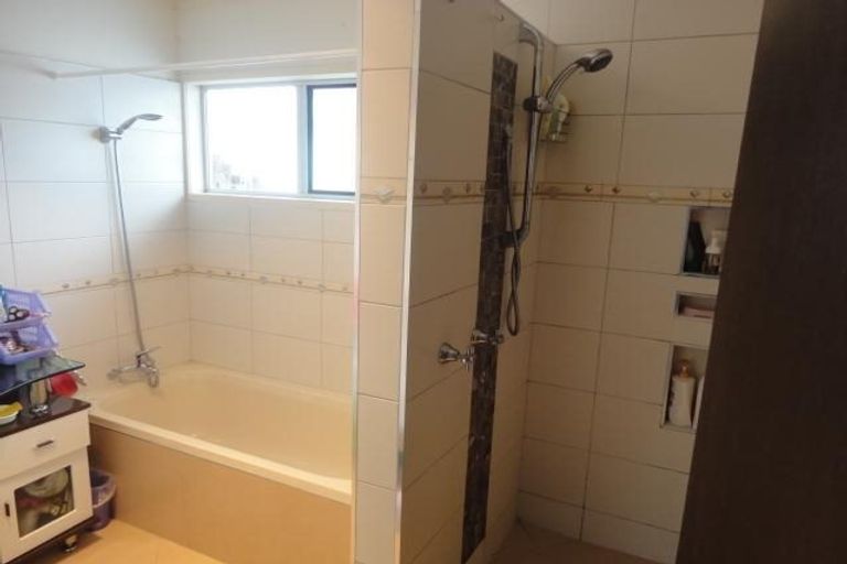 Photo of property in 9 Hiwihau Place, Glenfield, Auckland, 0629