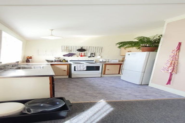Photo of property in 50u2 Buckley Road, Southgate, Wellington, 6023