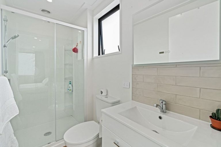 Photo of property in 64 Kirimoko Crescent, Wanaka, 9305