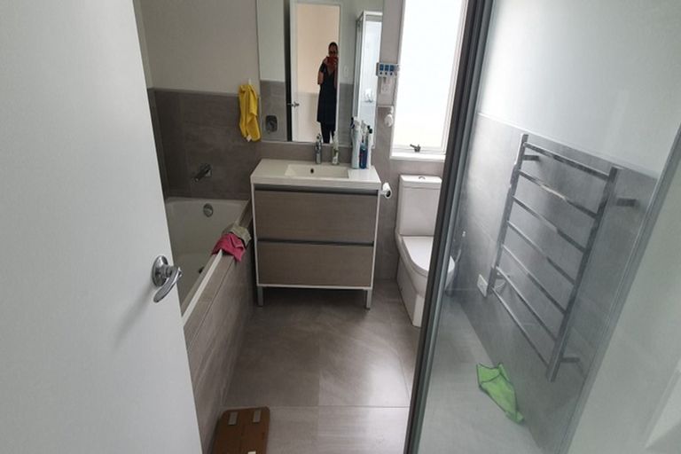 Photo of property in 9 Manutewhau Road, Massey, Auckland, 0614