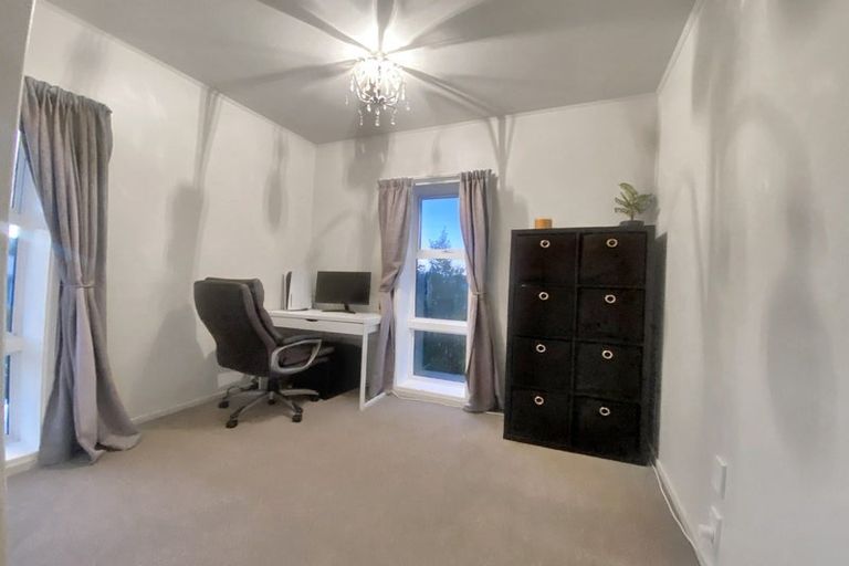 Photo of property in 12 Glen Alton Avenue, Paparangi, Wellington, 6037