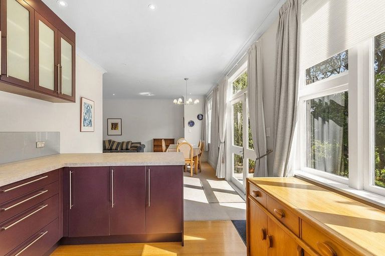 Photo of property in 36 Sutherland Crescent, Melrose, Wellington, 6023