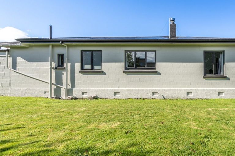 Photo of property in 2 Hillary Street, Winton, 9720