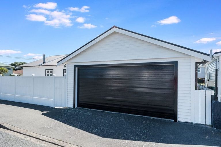 Photo of property in 22 Torridon Road, Miramar, Wellington, 6022