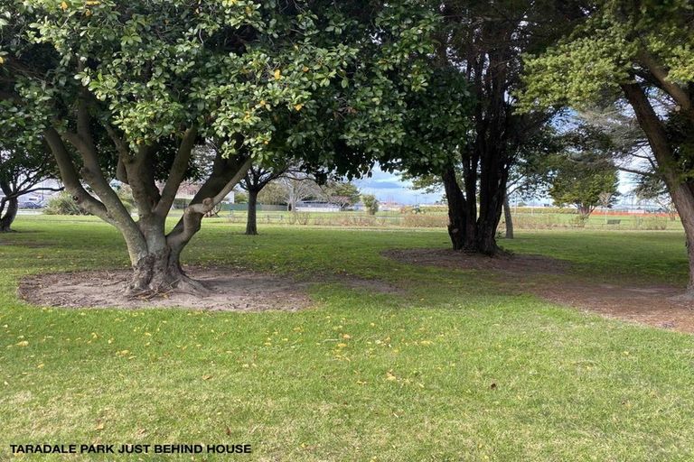 Photo of property in 15 Church Road, Taradale, Napier, 4112