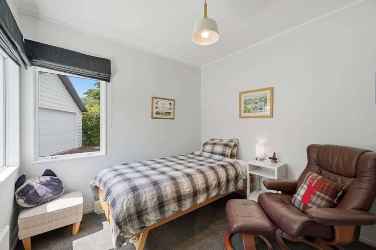 Photo of property in 16 Waipuia Place, Greenhithe, Auckland, 0632
