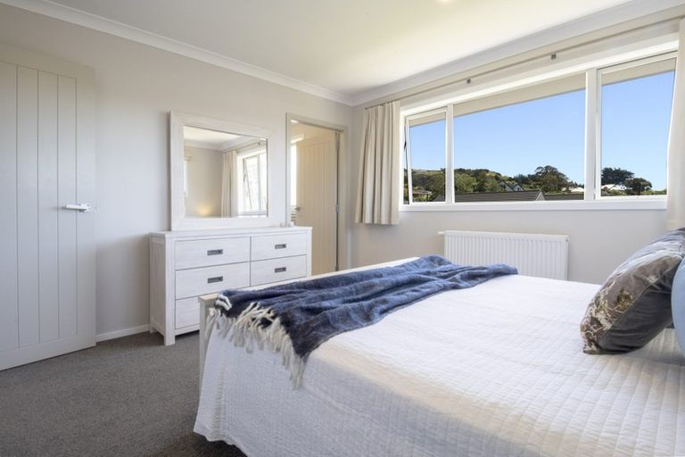 Photo of property in 40 Resolution Drive, Whitby, Porirua, 5024