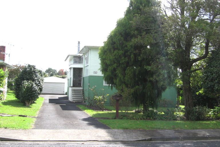 Photo of property in 22 Enderby Drive, Te Atatu Peninsula, Auckland, 0610