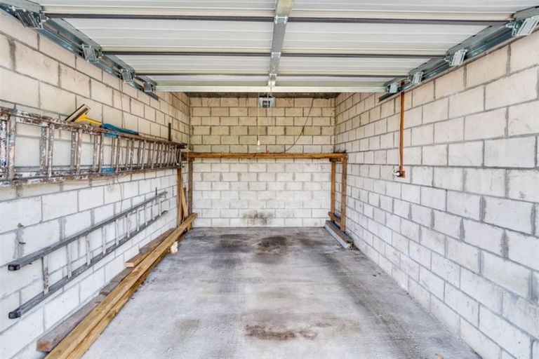 Photo of property in 11 Enfield Road, Hospital Hill, Napier, 4110
