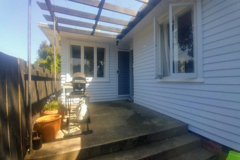 Photo of property in 23 Mcintyre Road, Mangere Bridge, Auckland, 2022