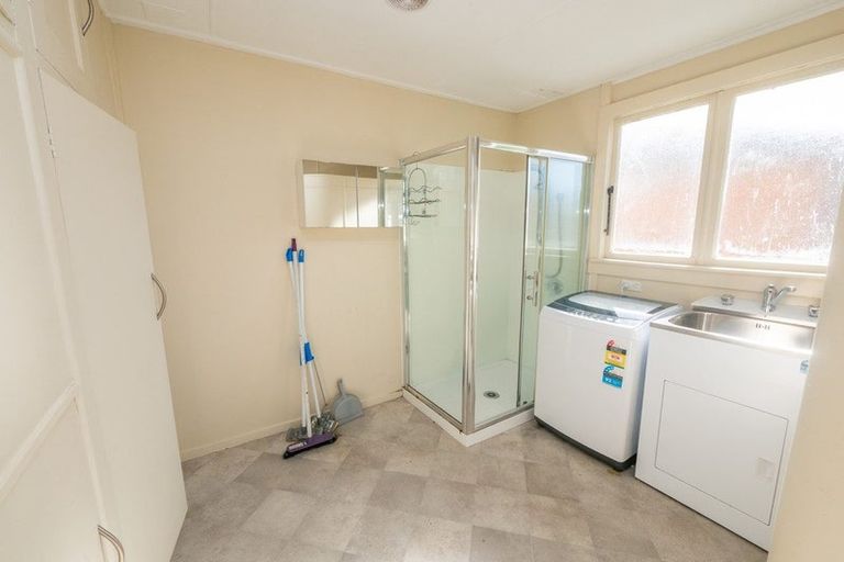 Photo of property in 145 Macandrew Road, South Dunedin, Dunedin, 9012