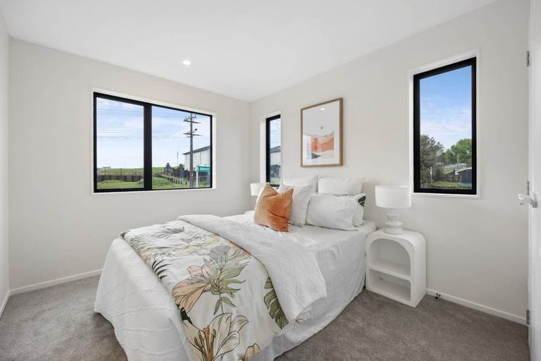 Photo of property in 3/21 Hetherington Road, Ranui, Auckland, 0612